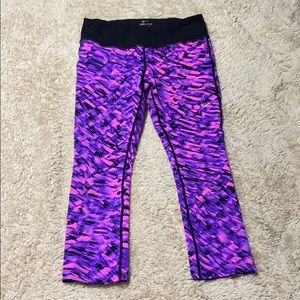 Nike Dri Fit Tight Women’s Crop Running Legging